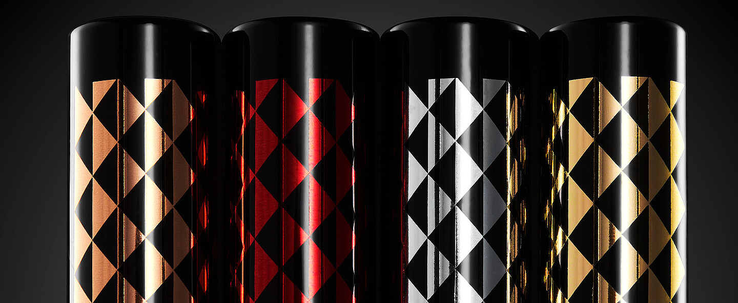 Fantasievolle luxuriöse Mascara-Dekoration in Detailaufnahme